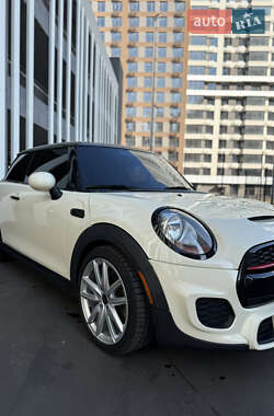 Хетчбек MINI Cooper 2017 в 