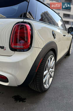 Хетчбек MINI Cooper 2017 в 