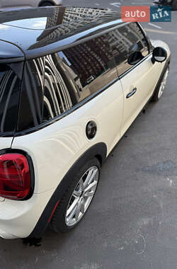 Хетчбек MINI Cooper 2017 в 