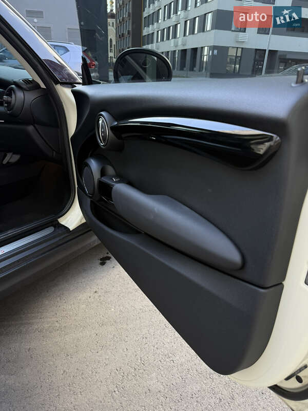 Хэтчбек MINI Cooper 2017 в Киеве фото 35 Хэтчбек MINI Cooper 2017 в Киеве