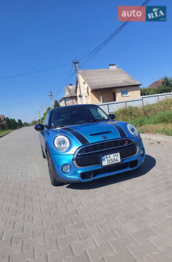 Хетчбек MINI Cooper 2015 в 