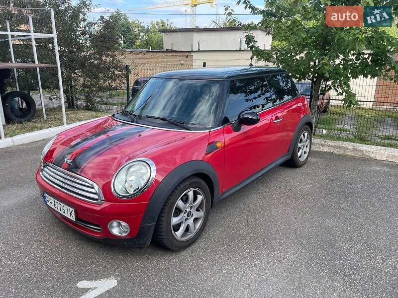 Хэтчбек MINI Cooper 2007 в 