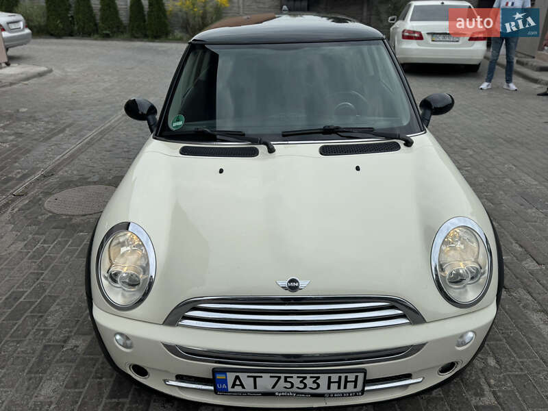 MINI Cooper 2004