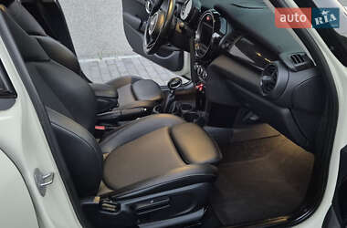 Хэтчбек MINI Cooper 2017 в 