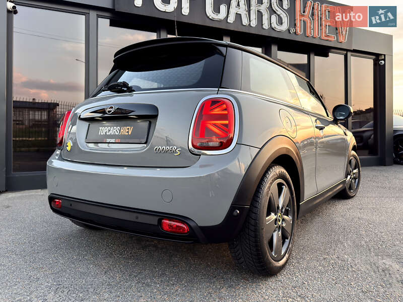 Хэтчбек MINI Cooper 2022 в Киеве