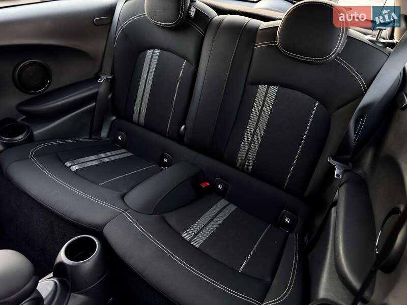 Хэтчбек MINI Cooper 2022 в Киеве