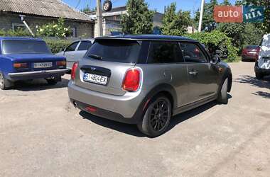 Хетчбек MINI Cooper 2017 в 
