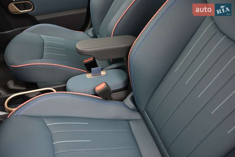 Хэтчбек MINI Cooper 2024 в Киеве