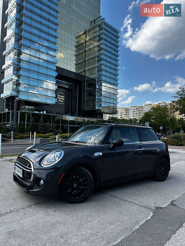 Хэтчбек MINI Cooper 2015 в Львове