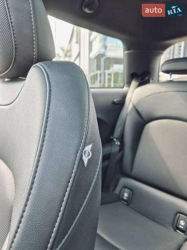 Хэтчбек MINI Cooper 2015 в Львове