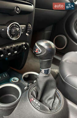 Хетчбек MINI Cooper 2012 в 