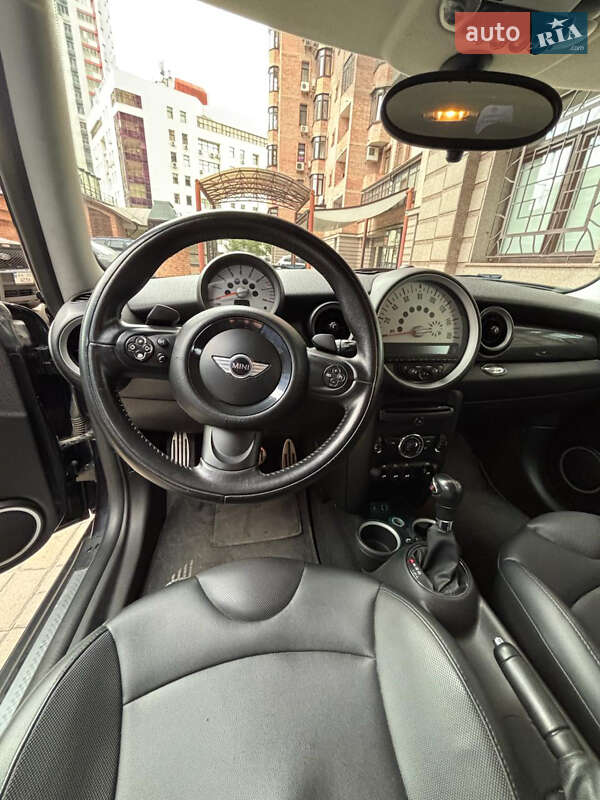 Хэтчбек MINI Cooper 2012 в Киеве