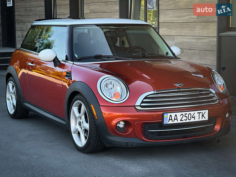 Хетчбек MINI Cooper 2011 в 