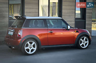 Хетчбек MINI Cooper 2011 в 