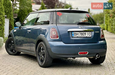 Хэтчбек MINI Cooper 2009 в 