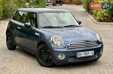 Хэтчбек MINI Cooper 2009 в 