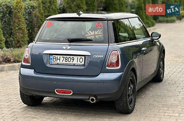 Хэтчбек MINI Cooper 2009 в 