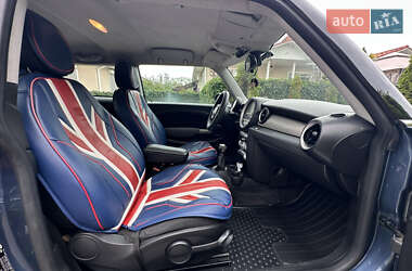 Хэтчбек MINI Cooper 2009 в 