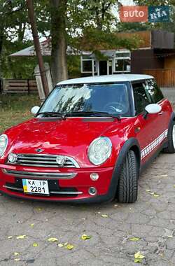 Хэтчбек MINI Cooper 2005 в 
