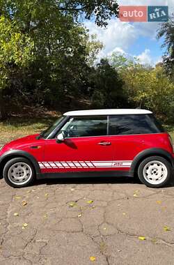 Хэтчбек MINI Cooper 2005 в 