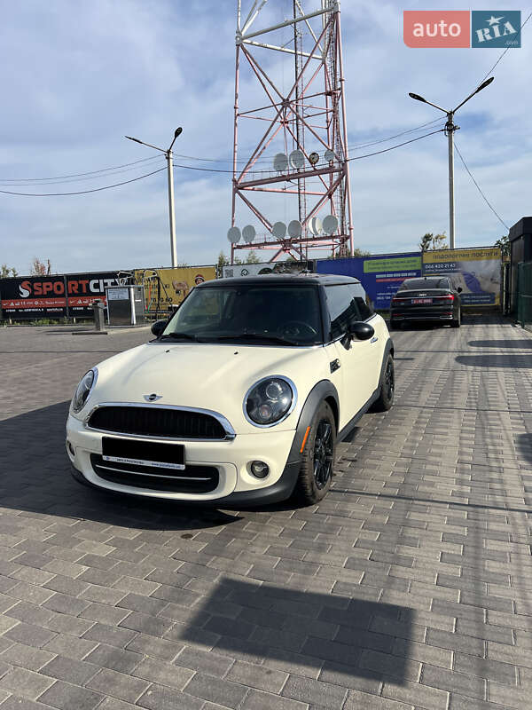 Хэтчбек MINI Cooper 2013 в Лубнах