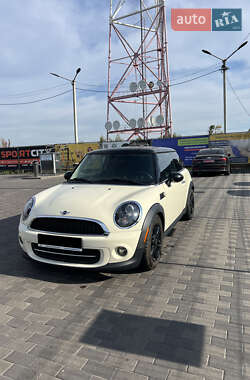 Хэтчбек MINI Cooper 2013 в 