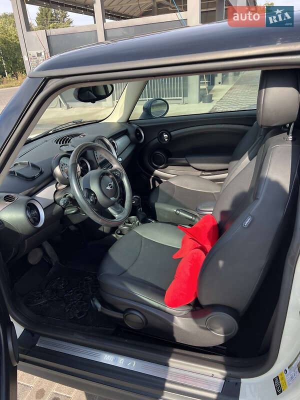 Хэтчбек MINI Cooper 2013 в Лубнах