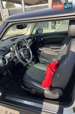 Хэтчбек MINI Cooper 2013 в 