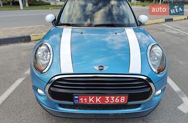 Хэтчбек MINI Cooper 2016 в 