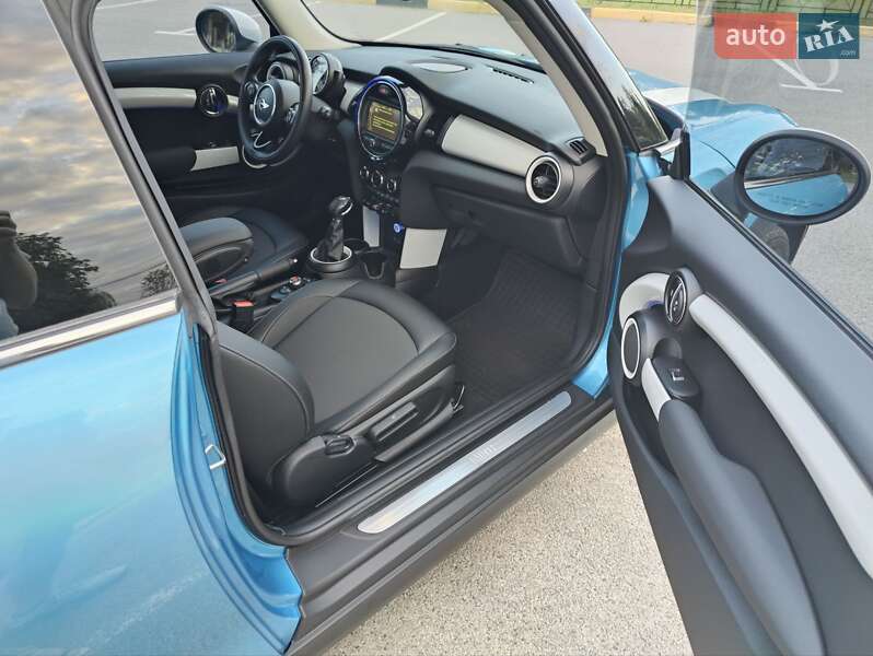 Хэтчбек MINI Cooper 2016 в Киеве фото 12 Хэтчбек MINI Cooper 2016 в Киеве