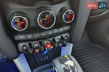 Хэтчбек MINI Cooper 2016 в 