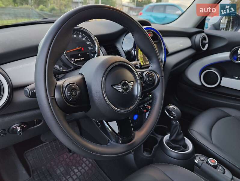 Хэтчбек MINI Cooper 2016 в Киеве фото 4 Хэтчбек MINI Cooper 2016 в Киеве