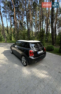 Хэтчбек MINI Cooper 2016 в 