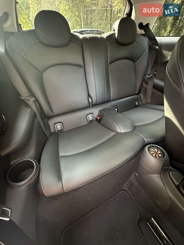 Хэтчбек MINI Cooper 2016 в Львове