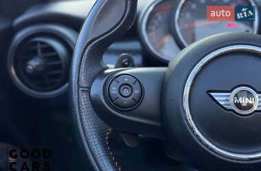 Хэтчбек MINI Cooper 2017 в 