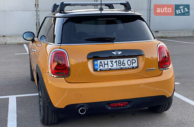 Хетчбек MINI Cooper 2016 в 