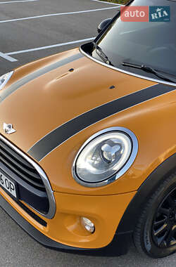 Хетчбек MINI Cooper 2016 в 