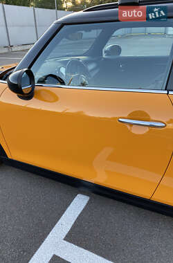 Хетчбек MINI Cooper 2016 в 