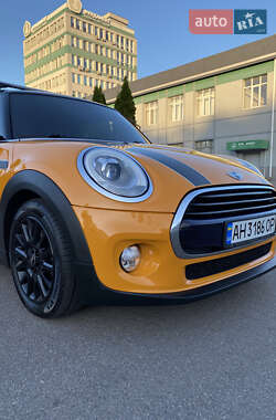 Хетчбек MINI Cooper 2016 в 