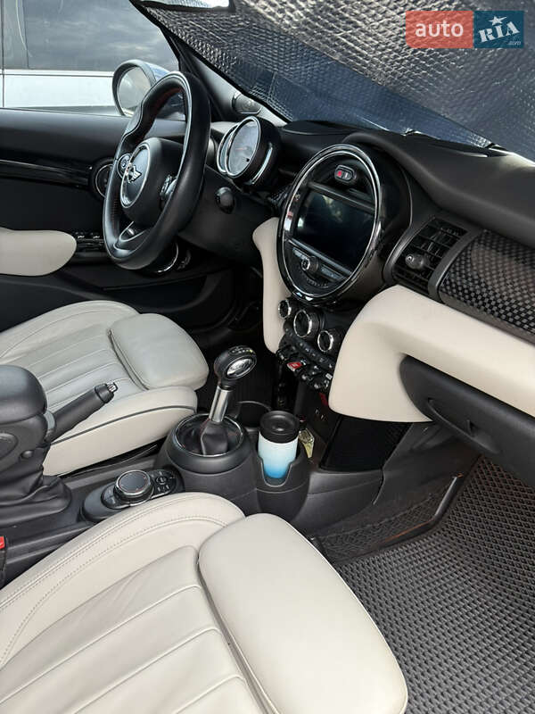 Хэтчбек MINI Cooper 2018 в Киеве