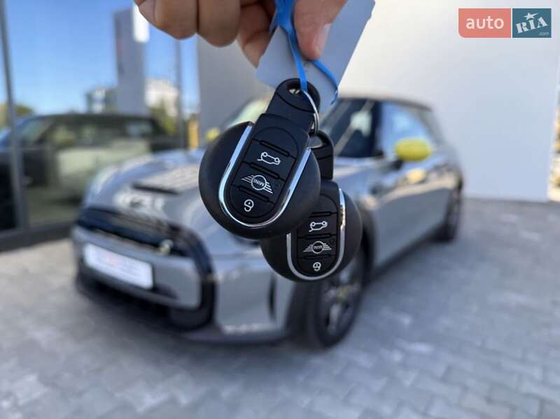 Хэтчбек MINI Cooper 2022 в Хмельницком
