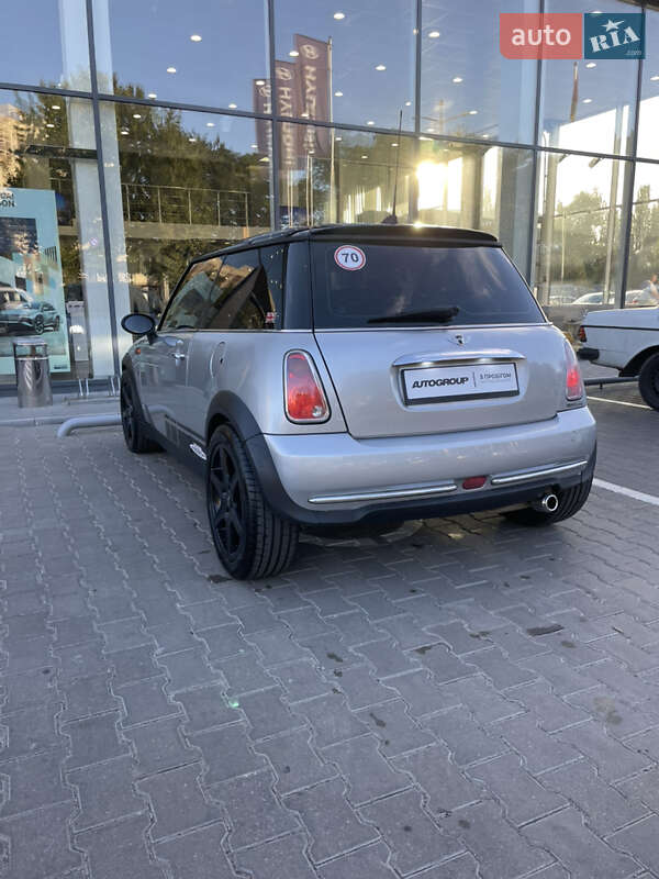 Хэтчбек MINI Cooper 2004 в Одессе