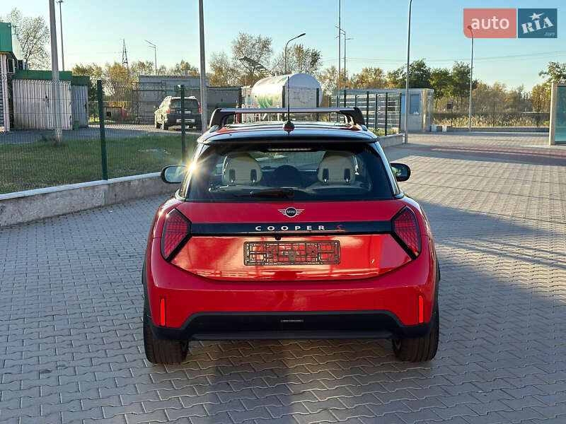 Хэтчбек MINI Cooper 2025 в Киеве