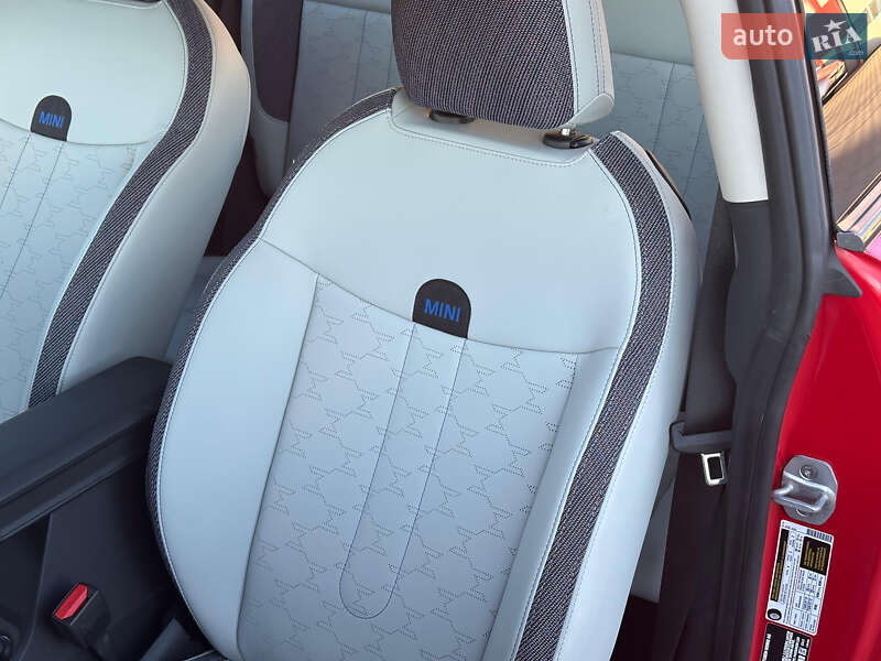 Хэтчбек MINI Cooper 2025 в Киеве