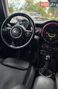 Хэтчбек MINI Cooper 2016 в 