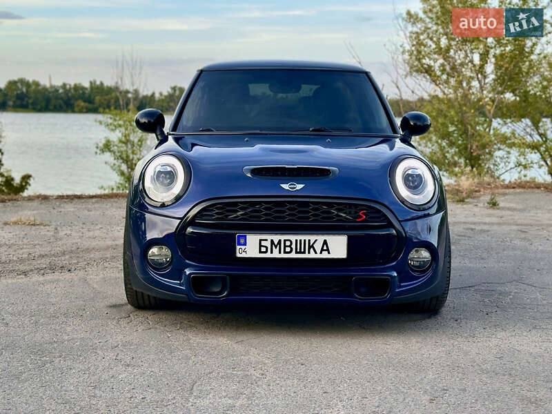 Хэтчбек MINI Cooper 2015 в Днепре