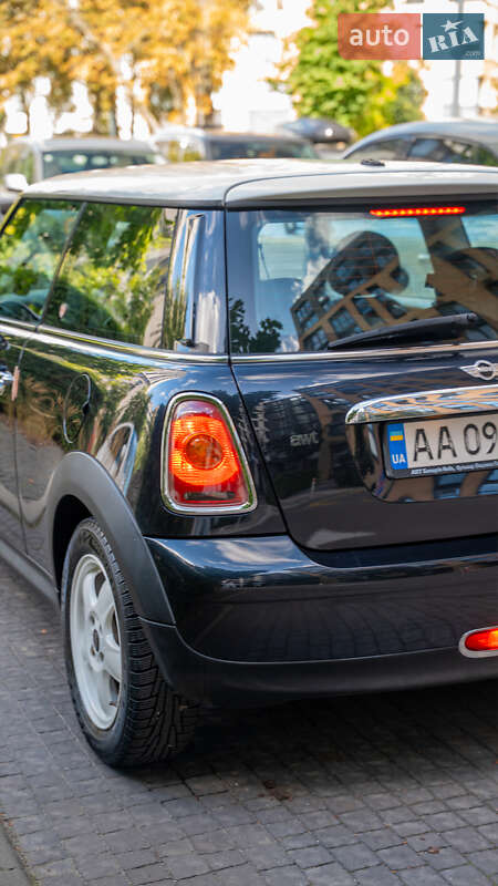 Хэтчбек MINI Cooper 2006 в Киеве