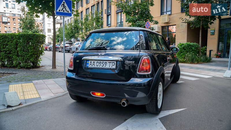 Хэтчбек MINI Cooper 2006 в Киеве