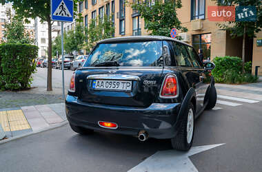 Хетчбек MINI Cooper 2006 в 