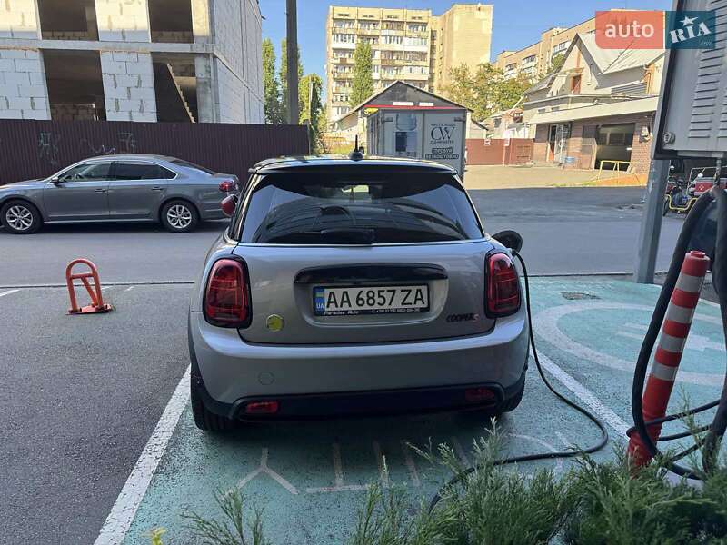 Хетчбек MINI Cooper 2023 в Києві фото 4 Хетчбек MINI Cooper 2023 в Києві
